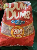 2 bags dum dums 200 pcs. expire date 2025