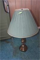 BRASS TONED TABLE LAMP