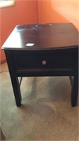 End table 24 x 27 x 25