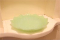 8" Jadeite Leaf Plate