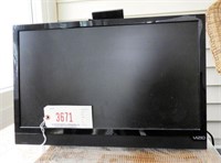 Lot #3671 - Vizio model UN 24 24” flat screen
