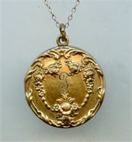 Gold Filled 1" Onrage locket and chain 18"