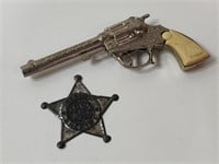 1950s RANCHER CAP GUN w/ DEPUTY SHERIFF BADGE