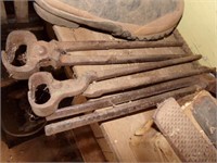 HOOF TRIMMING TOOLS, RUBBER BOOTS,
