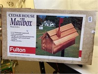 Fulton Cedar House Mailbox SCH-1