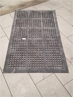 perforated rubber mat 3 x 5'