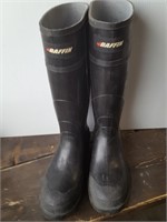 rubber boots size 9