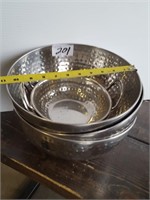 5 asst. metal bowls