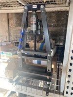 Central Machinery 6 Ton Hydraulic Press