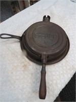Antique Stove No.8 Cast Iron Waffle Iron