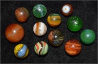 Group of 12 Good Old Marbles Akro Agate, Christens