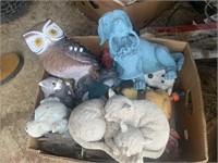 BOX OF MIX GARDEN STATUES