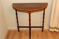 Half Moon Accent Table With Scalloped Edge 24" X