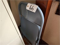 (1) Folding Chair