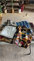 Box of assorted sheets, blankets & shams