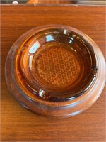 Vintage amber federal glass ash tray solid wood