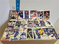 Group of hockey cards not graded