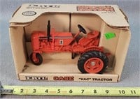 1/16 Case VAC Tractor