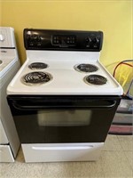 Fridgaire Electric Range 25"D x 30" W x 47" H