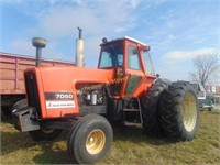 ALLIS-CHALMERS 7060 TRACTOR w/ DUALS-