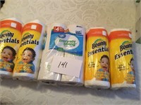 4 BOUNTY PAPER TOWEL / 1 GREAT VALUE