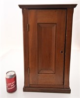 Petite armoire antique, 12'' x 8'' x 20''