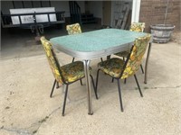 Vintage Dining Room Table w/4 Chairs
