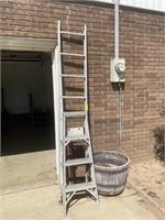 2-Aluminum Ladders & Planter