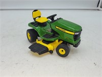 John Deere X324 Lawn and Garden Tractor