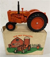 Case 500 Plastic Tractor,w/box,1/16 scale