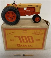 (3) Case 700 Dual-Range Plastic Tractor,w/box
