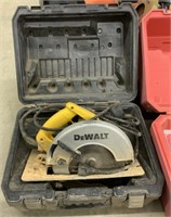 Dewalt DW384 Circular Saw w/ Case