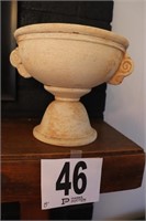 Pedestal Pottery Container (R1)