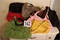 Collection of Ladies Hand Bags (R2)