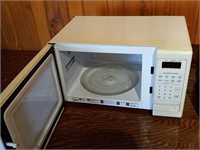 GE Microwave and Oster Toaster Oven