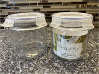 Pair of Fresh & Seal 33.9 oz. Glass Canisters