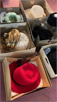 Assorted ladies vintage hats