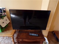 ELEMENT TV 32 INCH WITH REMOTE