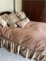 Ethan Allen Bedding Set - queen blanket & pillows