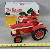 1/16 IH 660 Diesel Tractor, Toy Farmer