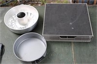 Misc Kitchen Items - Bundt Pan, 2 Springform pans