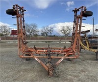 ALLIS-CHALMERS 1300 30' Fold-Up Field Cultivator