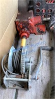 AUGER GEAR BOX AND CABLE WINCH