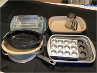 Assorted baking pans