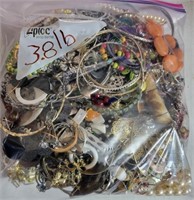 K - BAG OF COSTUME JEWELRY (A45)