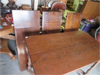 Antique wooden table with 3 leafs