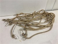 12 heavy duty bungee cords.