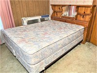 queen bed- very clean