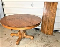 antique table w/ many leaves
