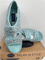 New($45) Foamtreads Women's Shoes Size 11